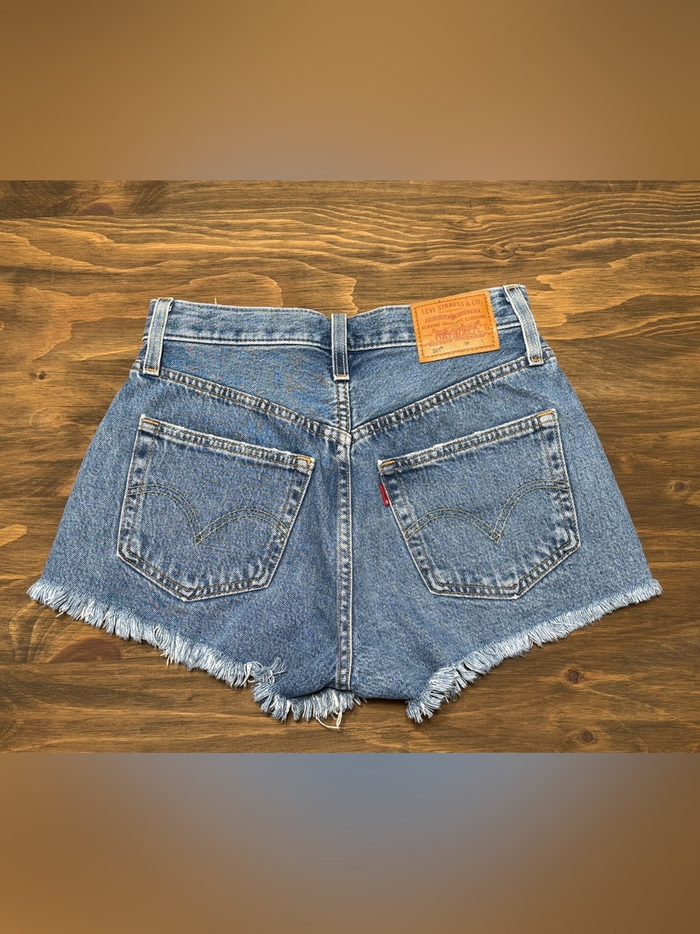 Levi’s Premium 501 Distressed Cutoff Frayed Denim Shorts Light Wash W25